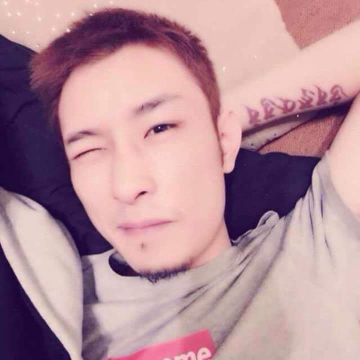 难得拥抱的第一张照片--开封相亲服务中心