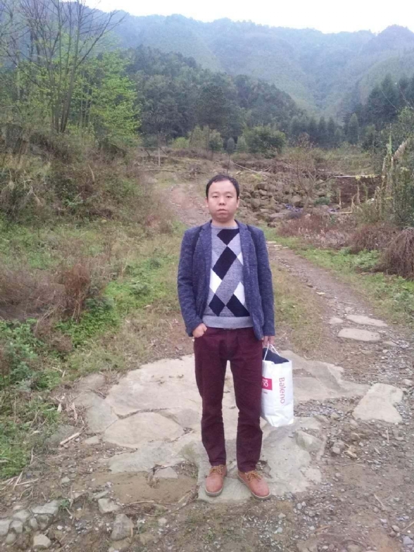 奋斗的第一张照片--开封相亲服务中心