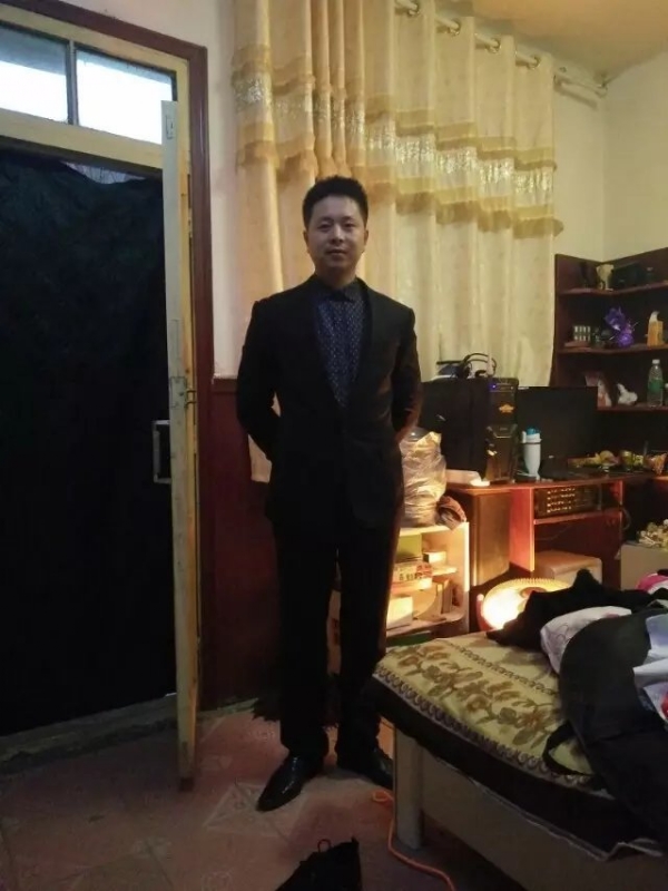 亮亮的第一张照片--开封相亲服务中心