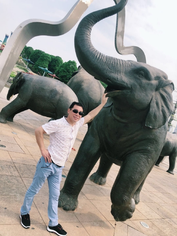 朝望大海的第三张照片--开封相亲服务中心