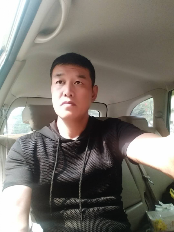 深爱的疯子的第一张照片--开封相亲服务中心