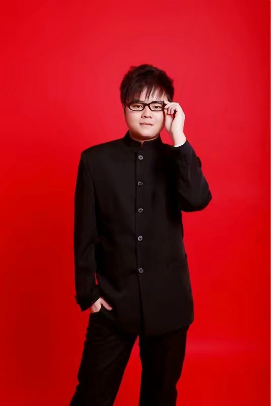 站在远处看童年的第一张照片--开封相亲服务中心