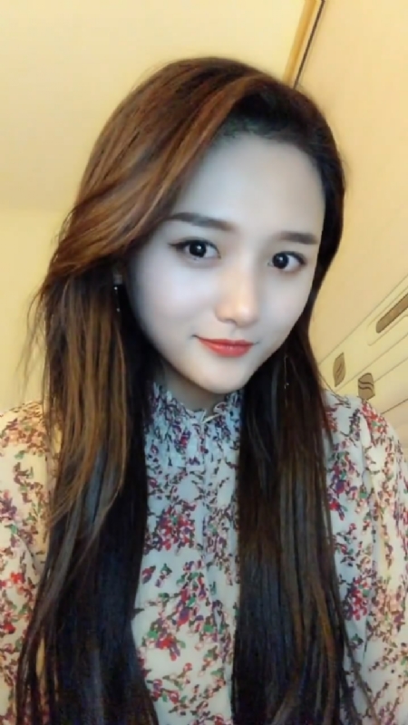 淡然一笑的第一张照片--开封相亲服务中心