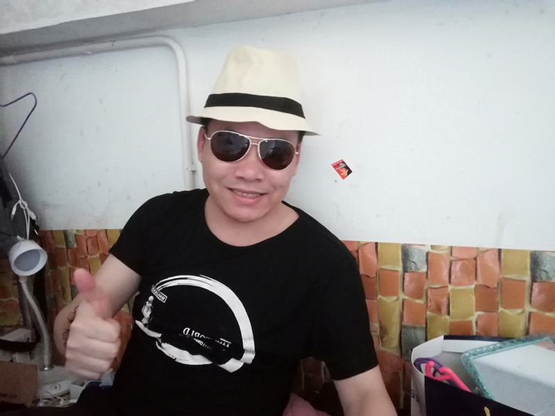 艰难爱情的第一张照片--开封相亲服务中心