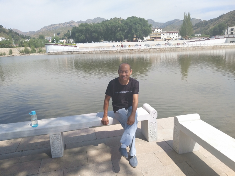 大漠独行的第一张照片--开封相亲服务中心