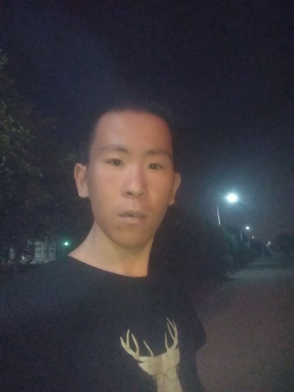 俞凯斌的第一张照片--开封相亲服务中心