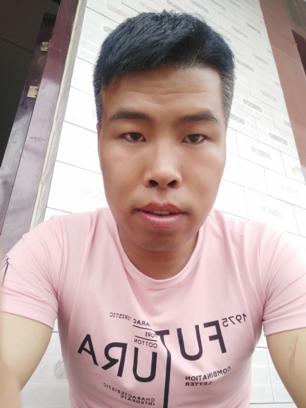 守护爱情的第一张照片--开封相亲服务中心