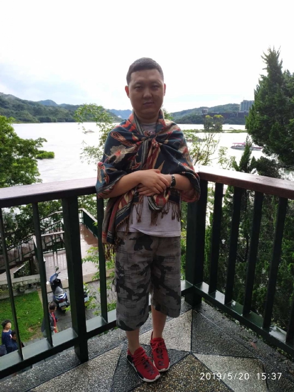 爱情里的俩个人的第一张照片--开封相亲服务中心