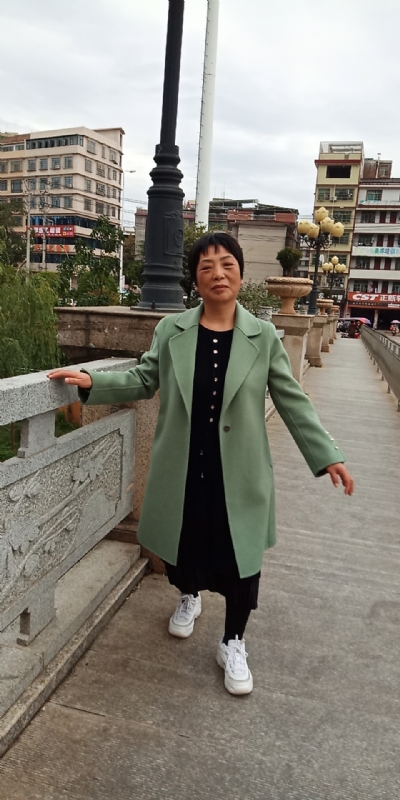 小玲的第一张照片--开封相亲服务中心