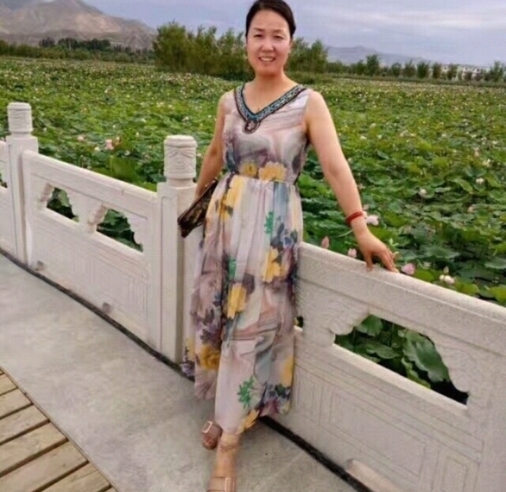 红叶的第一张照片--开封相亲服务中心