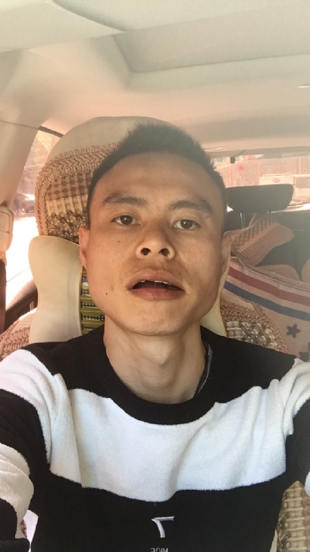 小何的第一张照片--开封相亲服务中心