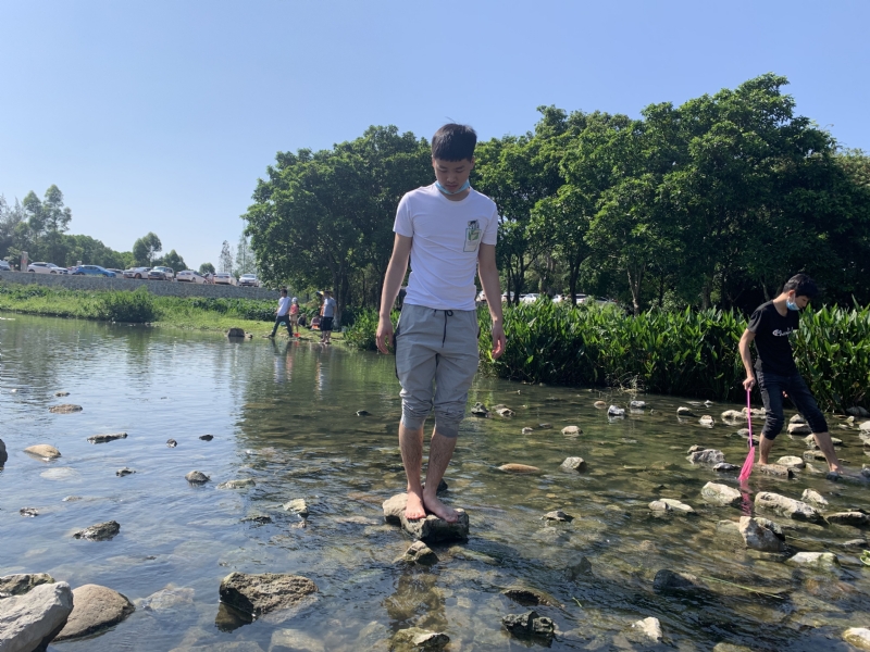 放假吃鸡的第一张照片--开封相亲服务中心