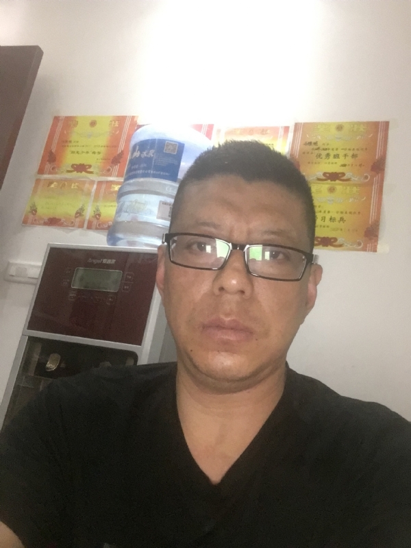 牵手的第二张照片--开封相亲服务中心