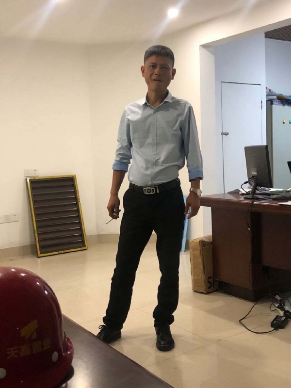 郁闷之中的第一张照片--开封相亲服务中心