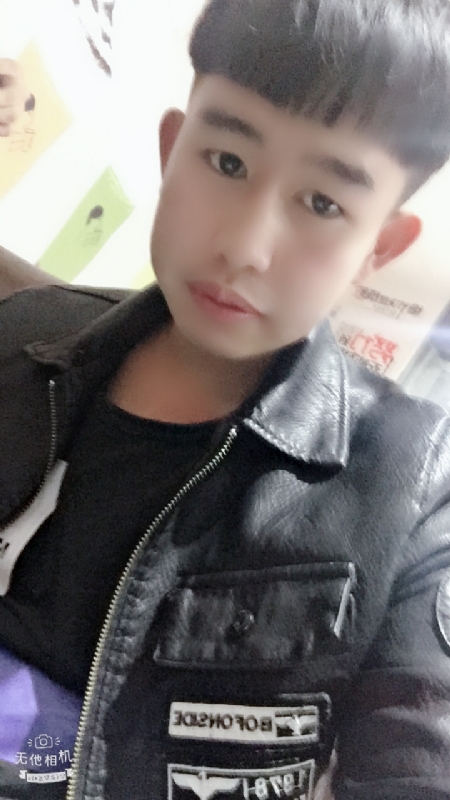 军绿色的第一张照片--开封相亲服务中心