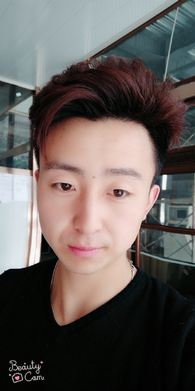 拼命微笑的第三张照片--开封相亲服务中心