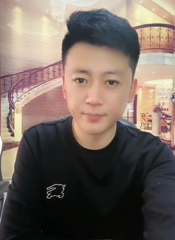 屋顶拾荒人的第三张照片--开封相亲服务中心