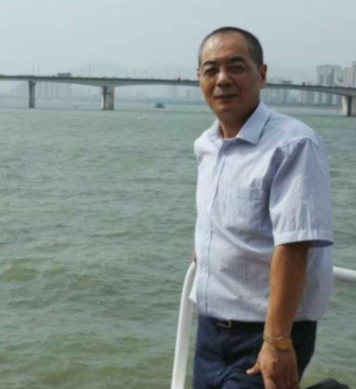 辛民的第二张照片--开封相亲服务中心