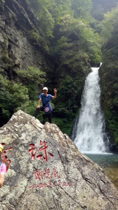 海岸岩崖的第一张照片--开封相亲服务中心