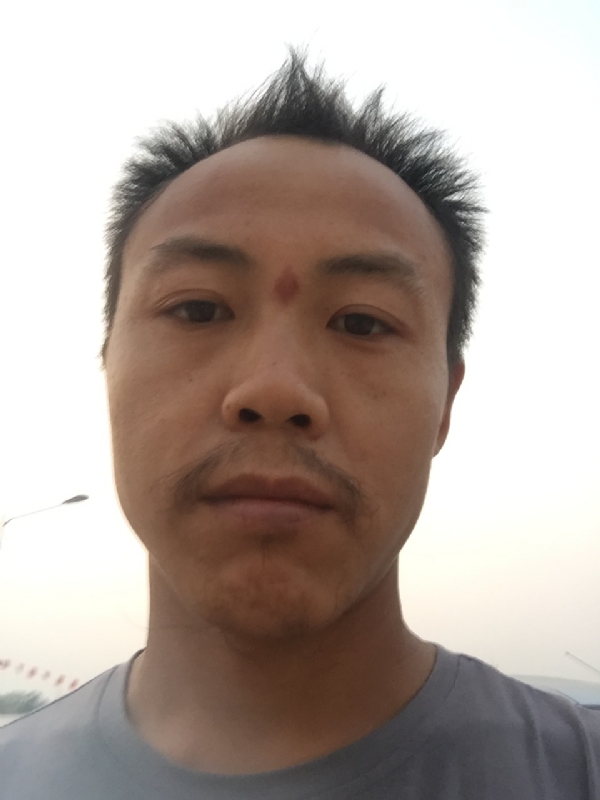 老曹的第一张照片--开封相亲服务中心