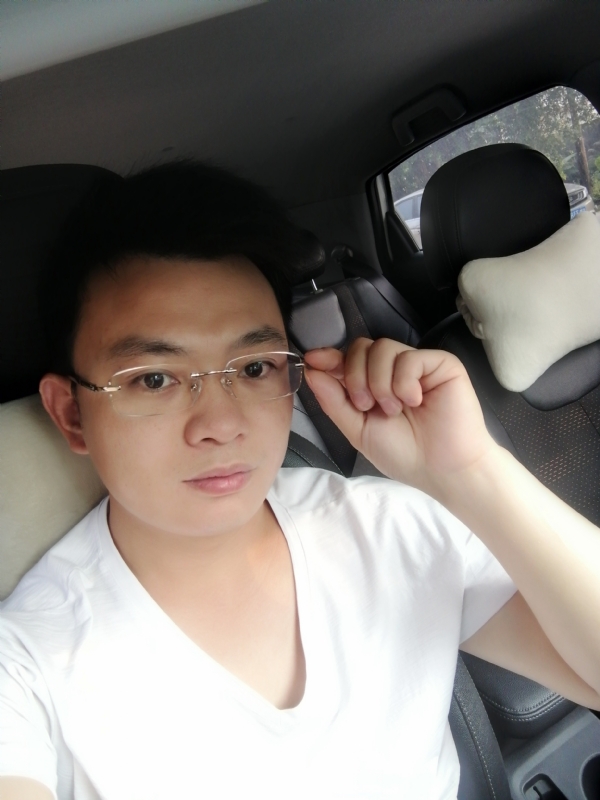 幸福的拥抱的第二张照片--开封相亲服务中心