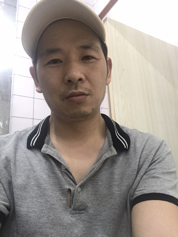 老何的第一张照片--开封相亲服务中心