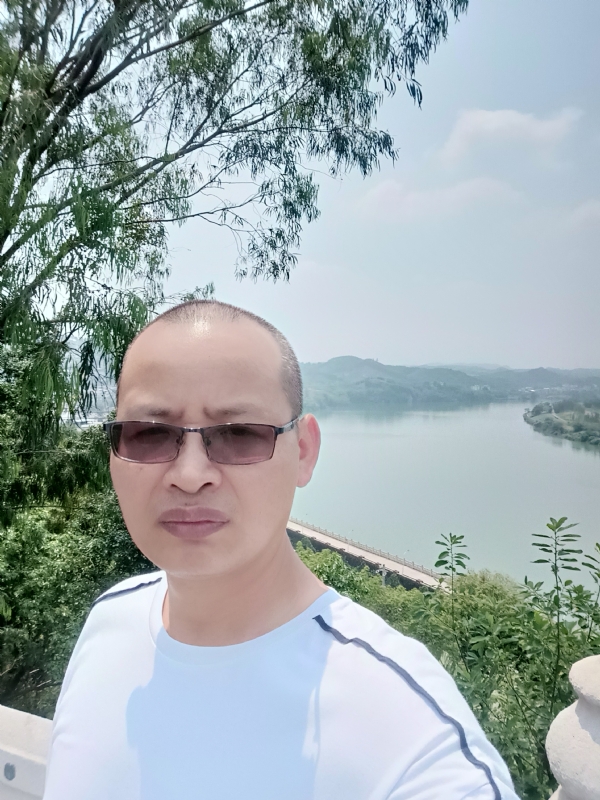 随缘随性的第一张照片--开封相亲服务中心