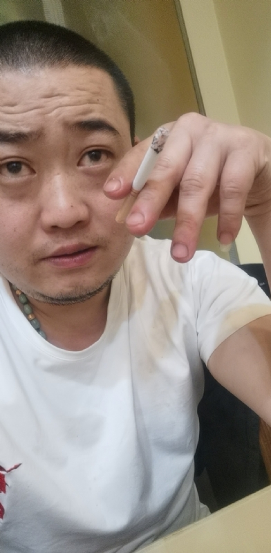 孤独的螃蟹的第一张照片--开封相亲服务中心