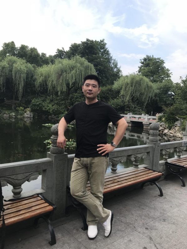 未来可期的第一张照片--开封相亲服务中心