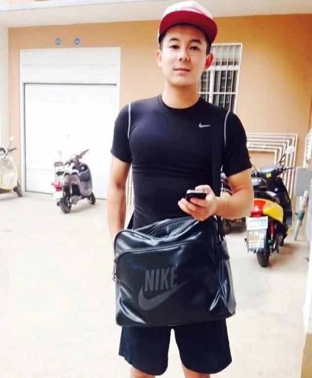 花花是只狗的第一张照片--开封相亲服务中心