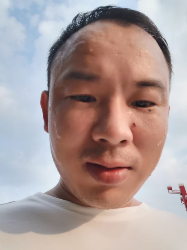 唐老鸭的第一张照片--开封相亲服务中心