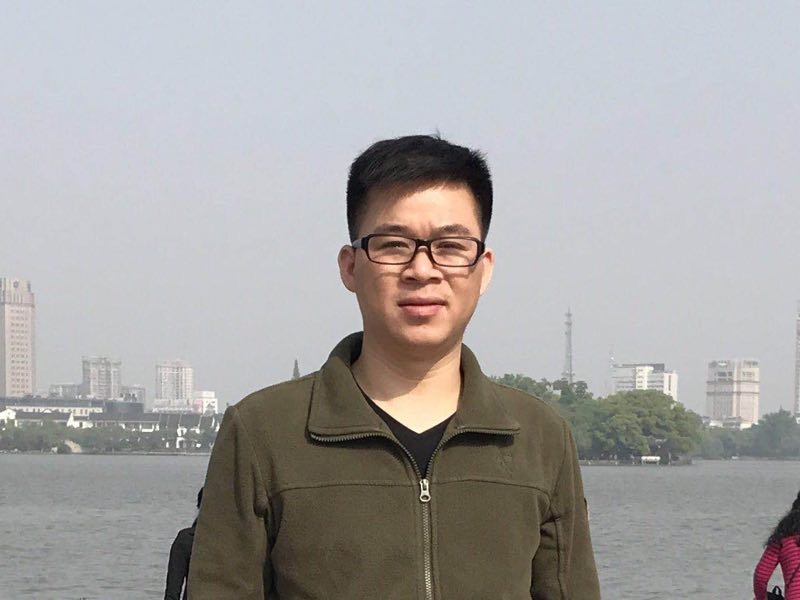 孔雀鱼的第一张照片--开封相亲服务中心