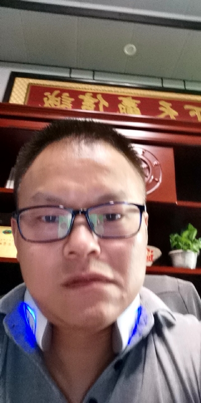 模具工匠的第一张照片--开封相亲服务中心