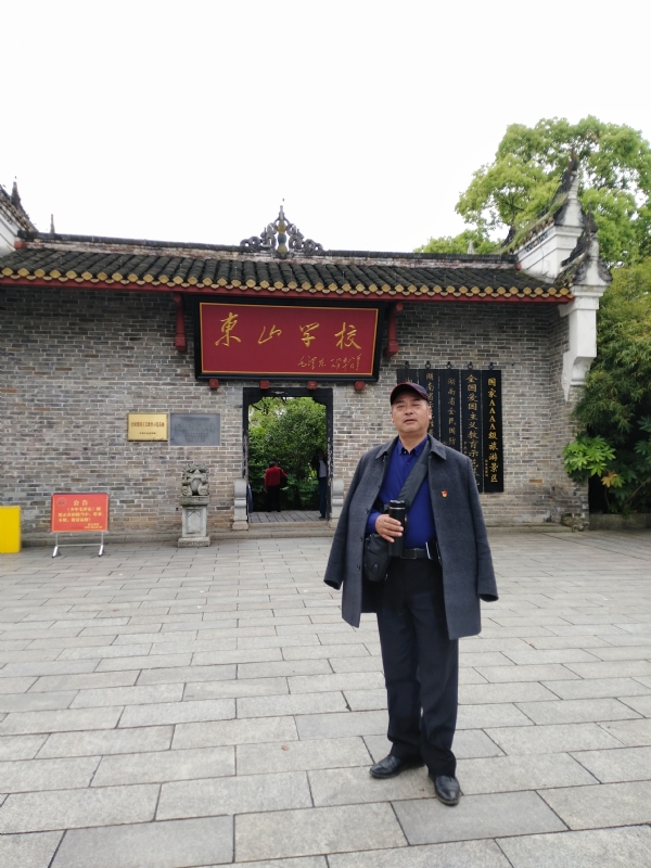 孤独的老帅的第二张照片--开封相亲服务中心