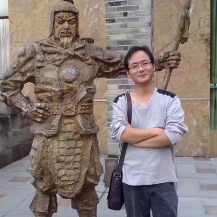 孤狼的第三张照片--开封相亲服务中心