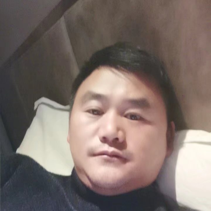 奔跑的第四张照片--开封相亲服务中心