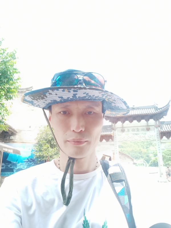 童群海的第一张照片--开封相亲服务中心