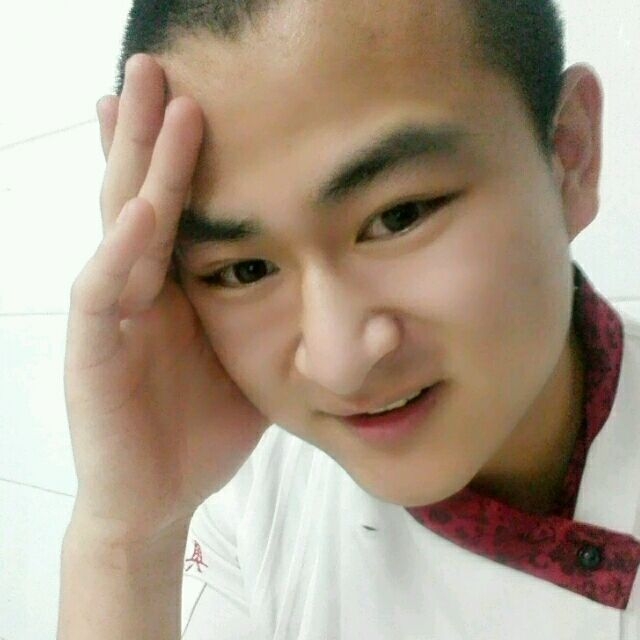 人潮拥挤的第一张照片--开封相亲服务中心