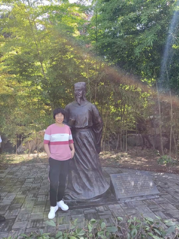 秋天的菊花的第一张照片--开封相亲服务中心