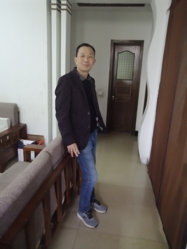 相亲相爱的第二张照片--开封相亲服务中心