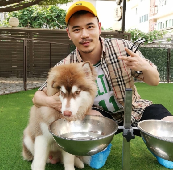 坚持的第一张照片--开封相亲服务中心