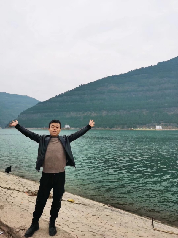 寂寞的风的第一张照片--开封相亲服务中心