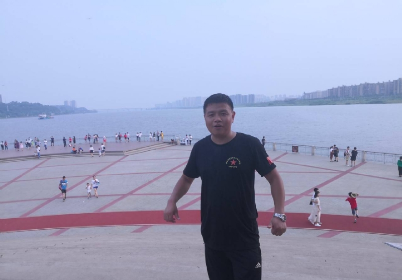 曾经心疼的我的第一张照片--开封相亲服务中心