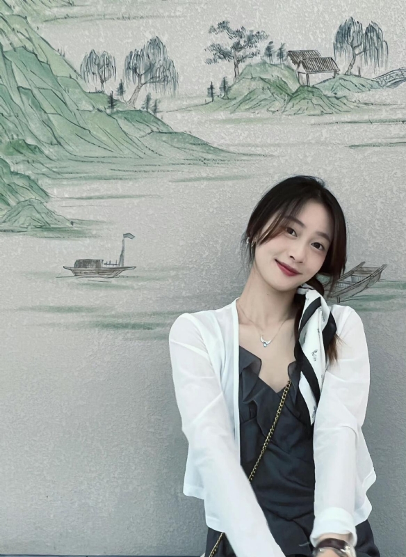 小趴菜的第一张照片--开封相亲服务中心