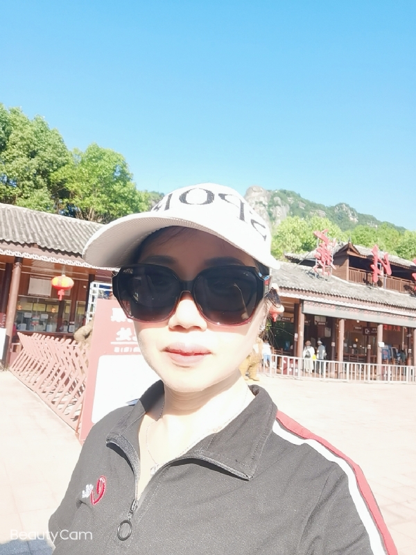 山百合的第一张照片--开封相亲服务中心