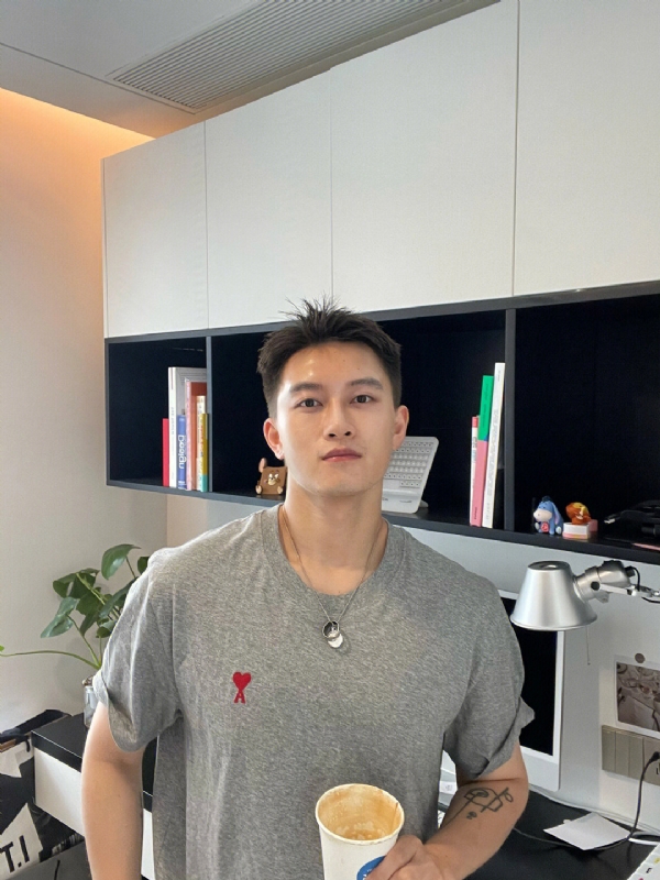 月光之下的第二张照片--开封相亲服务中心