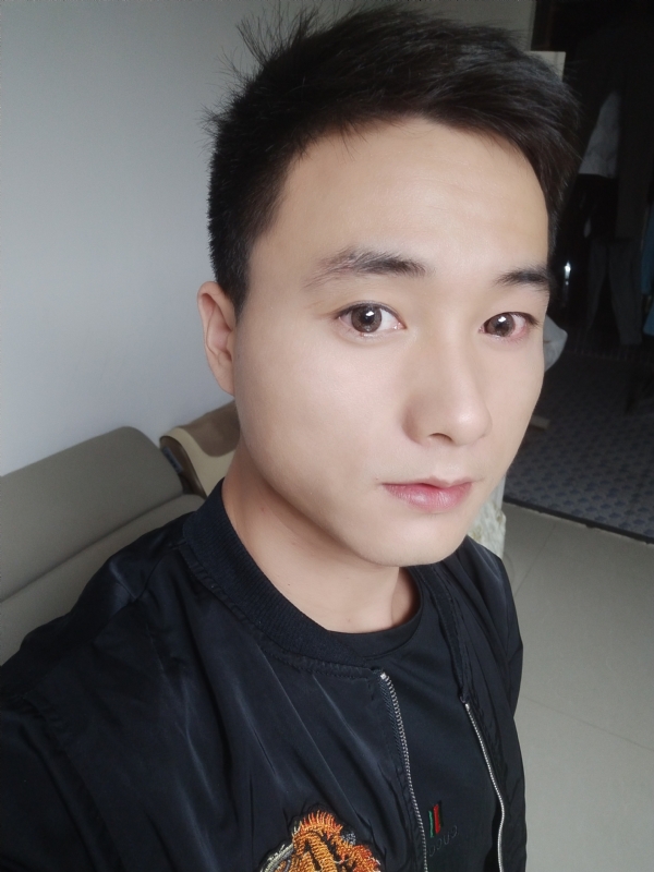 何凡的第三张照片--开封相亲服务中心