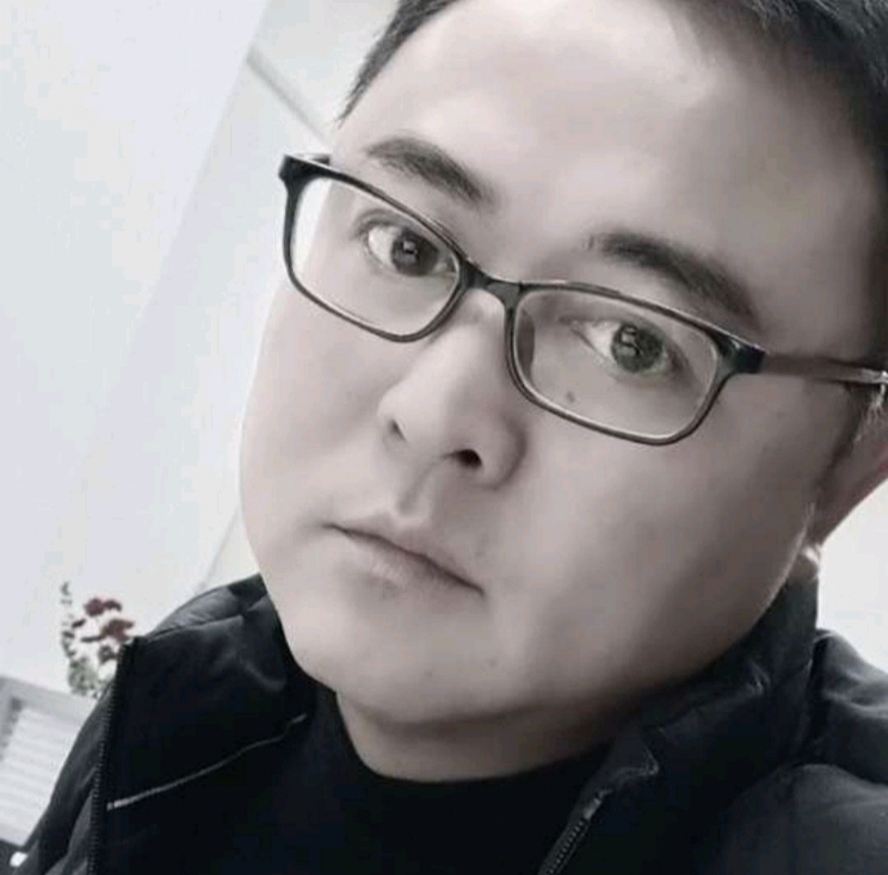 小石头的第二张照片--开封相亲服务中心