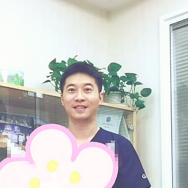 大手牵小手的第二张照片--开封相亲服务中心