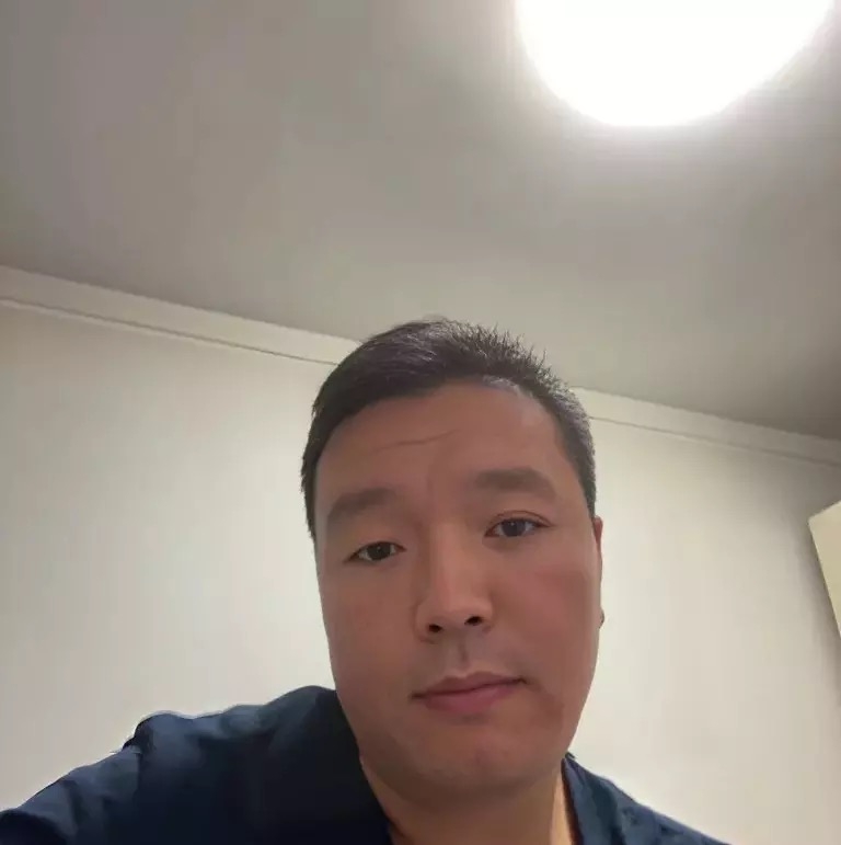 穿唐装的松鼠的第一张照片--开封相亲服务中心